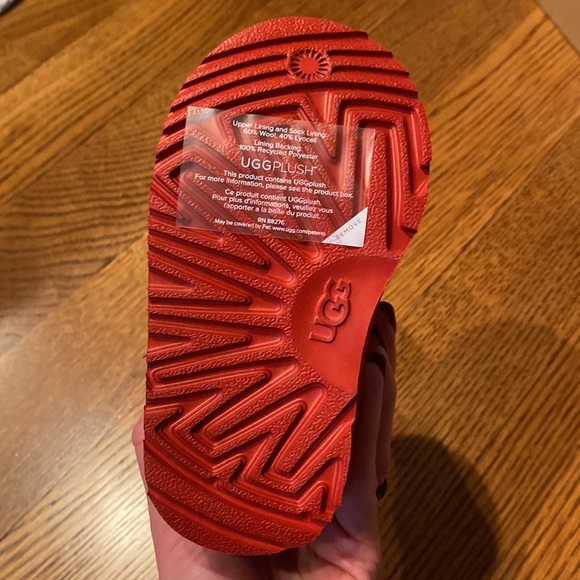 UGG heart Boots - Picture 7 of 8